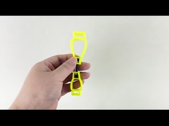 کلیپ دستکش پلاستیکی در بسته بندی کیسه