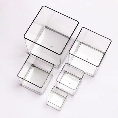 جعبه ذخیره سازی آکریلیک شفاف را می توان برای نمایش گیاه استفاده کرد